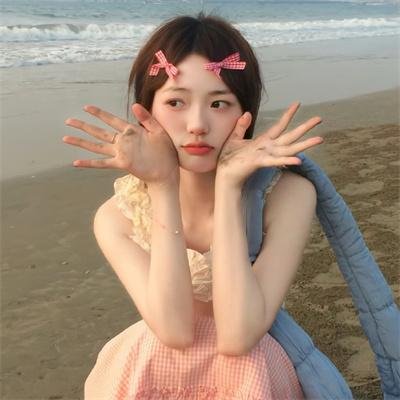"女毕业生"